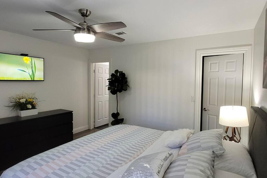L - Fully Remodeled And Professionally Decorated Las Vegas Luaran gambar